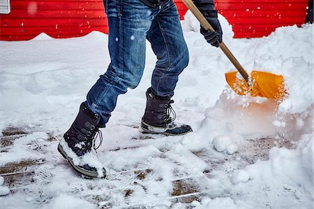 Healthy tips for shoveling snow